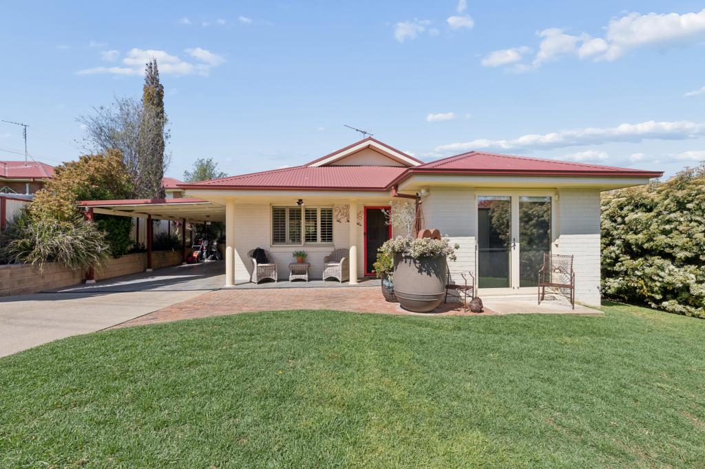 2/51 Templemore St, Young, NSW 2594