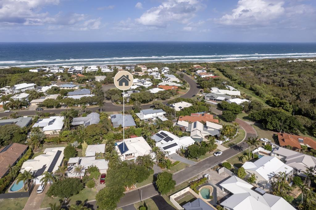 10 Moonbeam Cres, Castaways Beach, QLD 4567