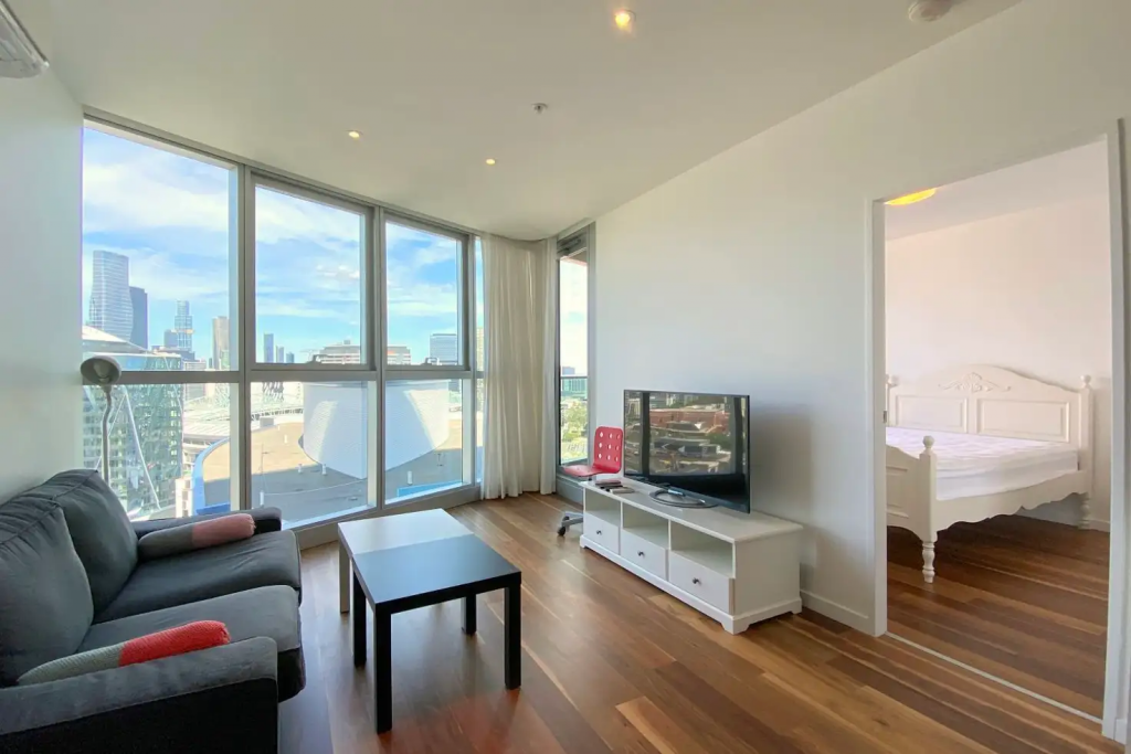 S2403/245 HARBOUR ESP, DOCKLANDS, VIC 3008