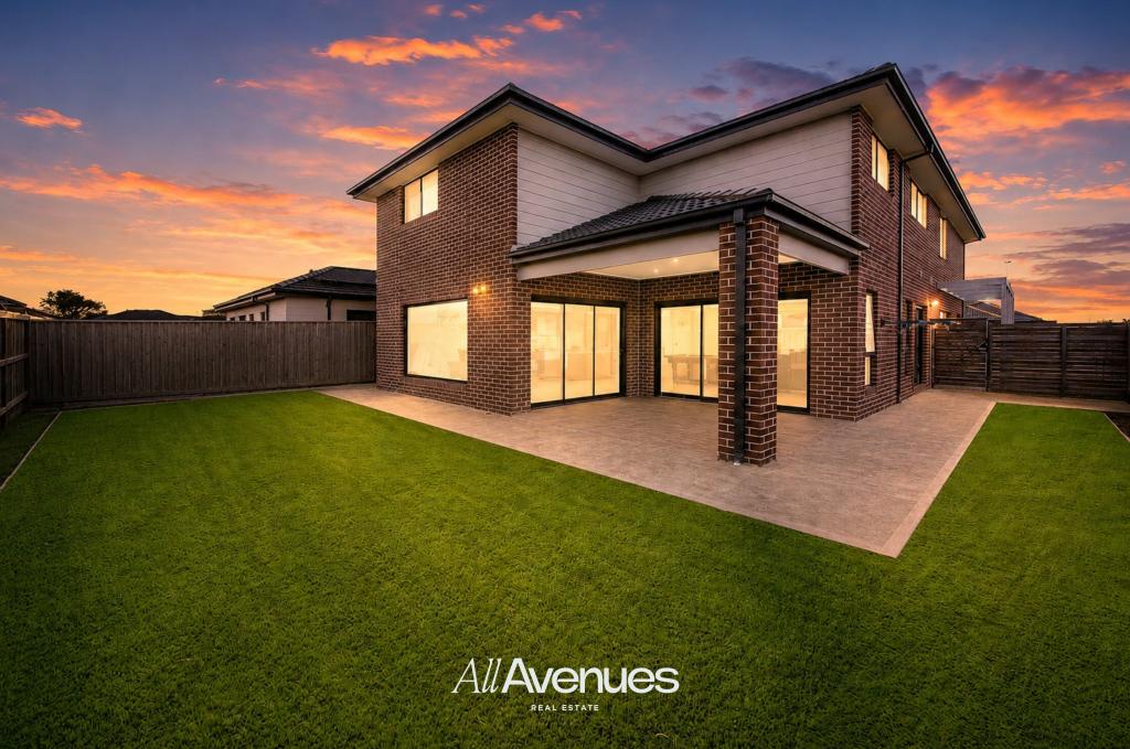 1 Chianina Lane, Clyde North, VIC 3978