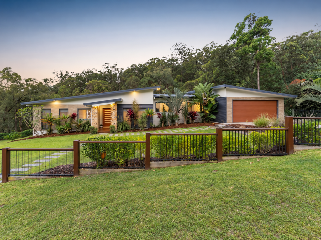 236 CARRINGTON RD, BONOGIN, QLD 4213