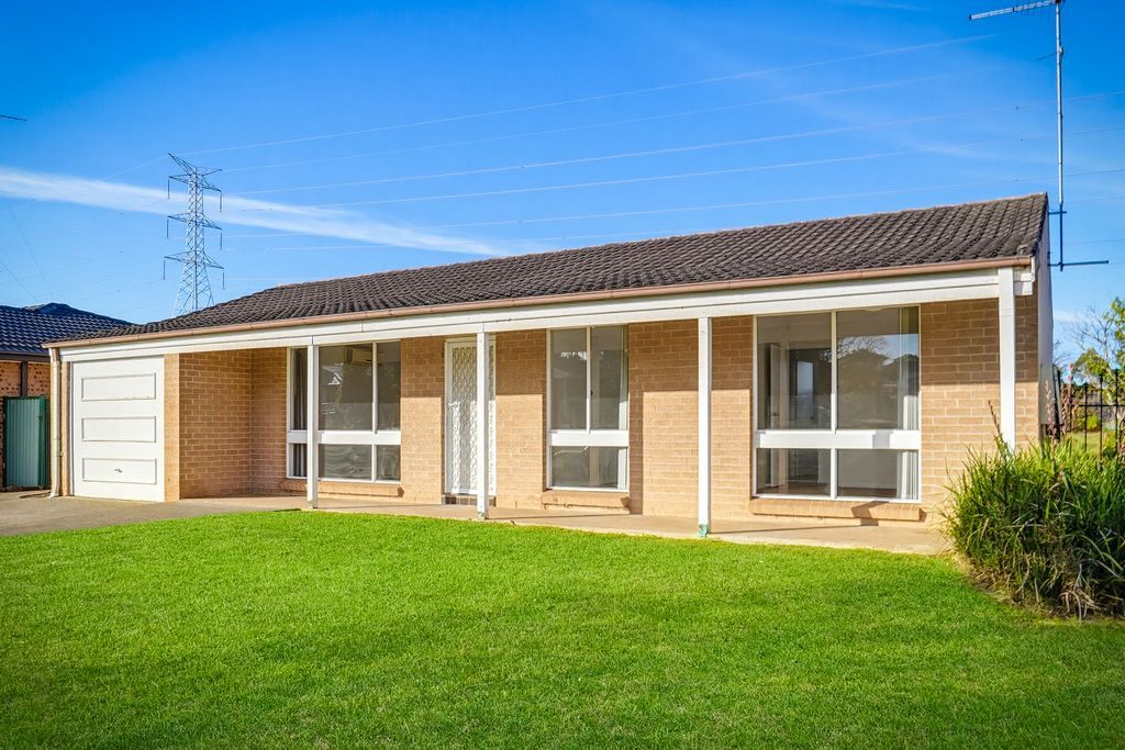 12 Verdi Glen, St Clair, NSW 2759