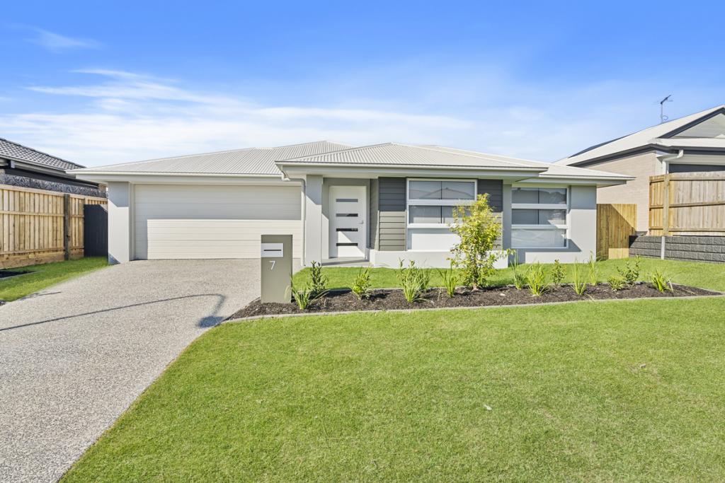 7 Blueberry Pl, Redland Bay, QLD 4165