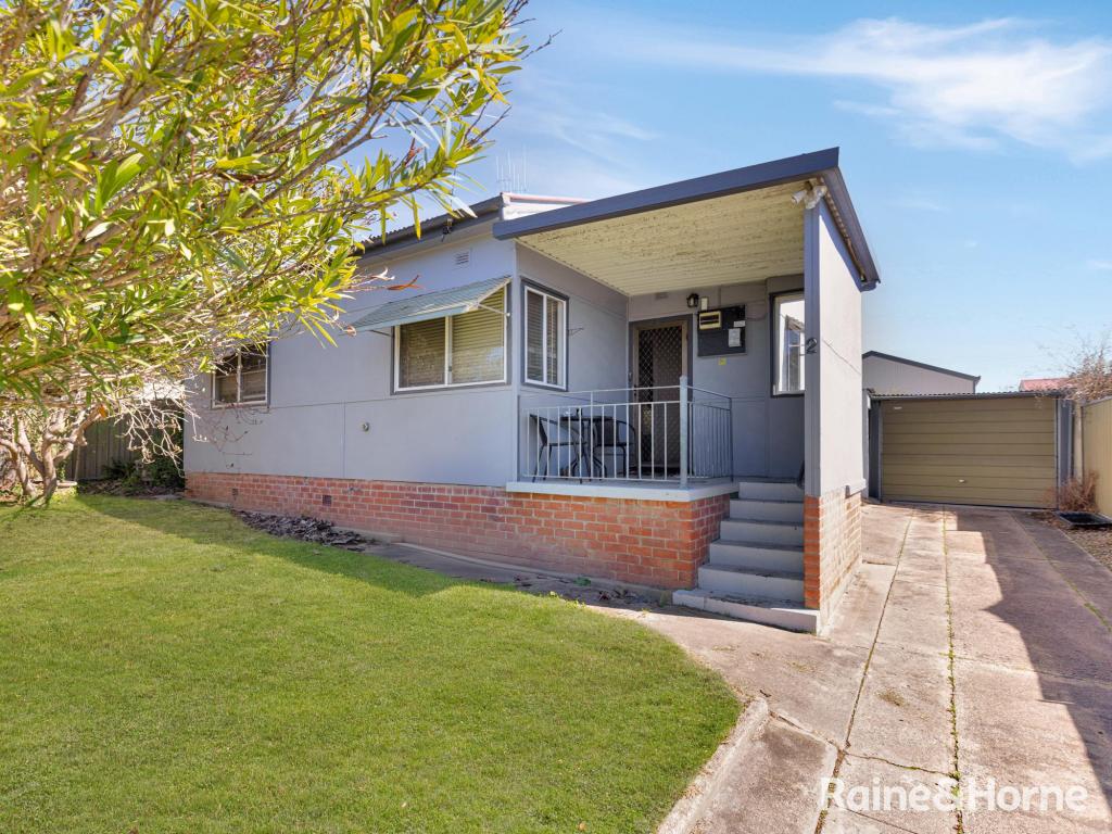 2 CORAL WAY, WEST BATHURST, NSW 2795