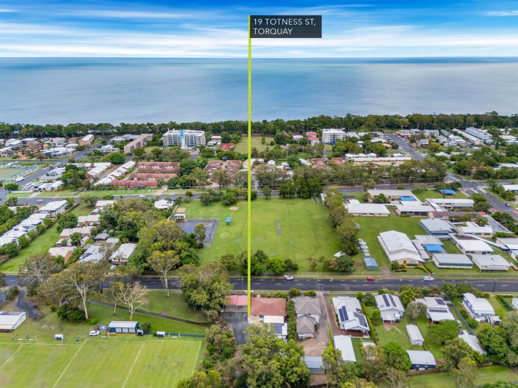 19 TOTNESS ST, TORQUAY, QLD 4655