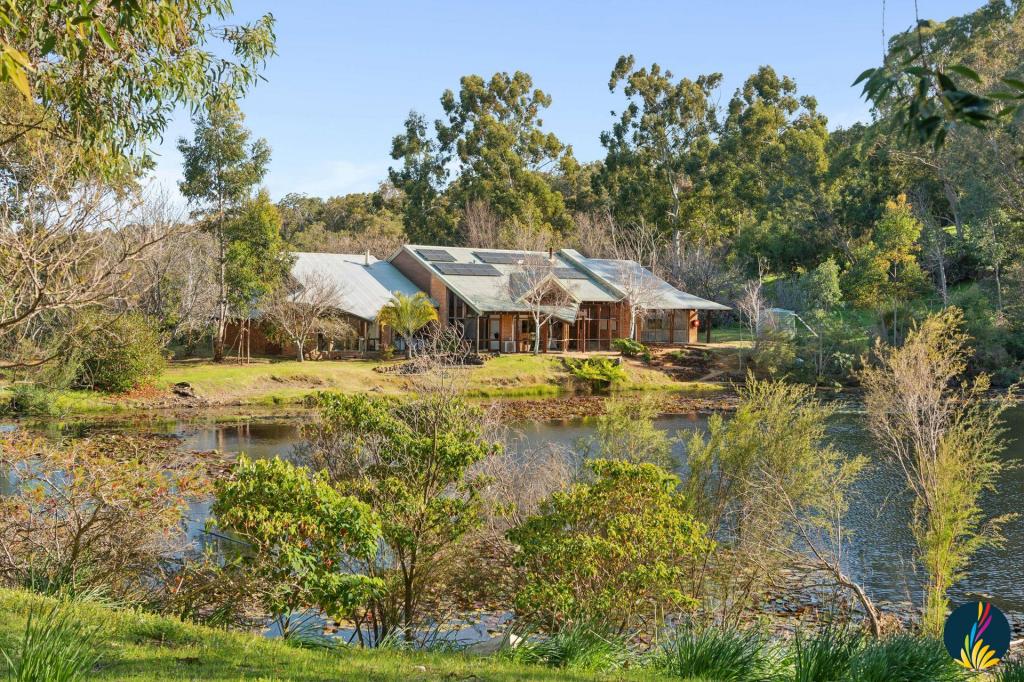 250 Carradine Rd, Bedfordale, WA 6112