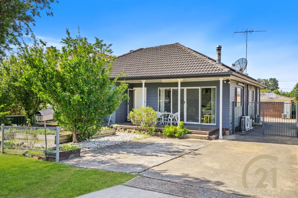 13 Moir St, Smithfield, NSW 2164