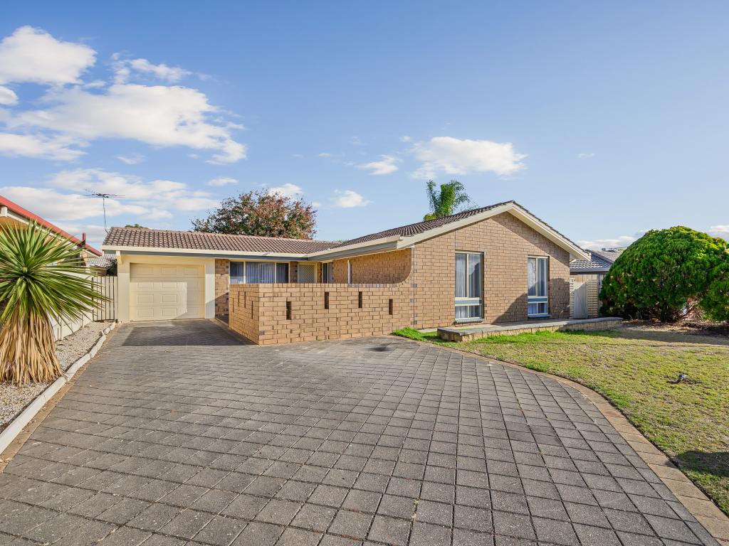 5 Henry Ct, Morphett Vale, SA 5162