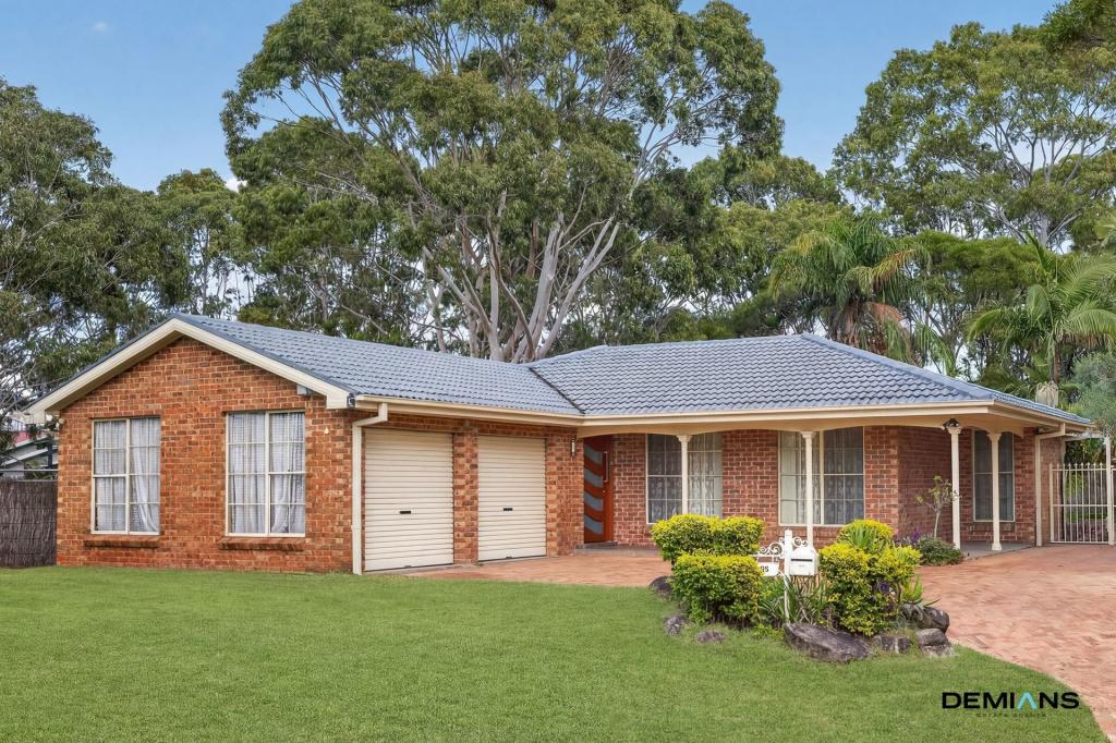 8 Fernleaf Ct, Wattle Grove, NSW 2173