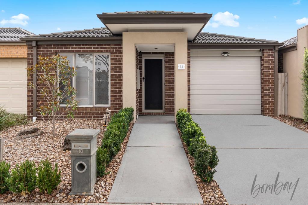 18 Howren Tce, Greenvale, VIC 3059
