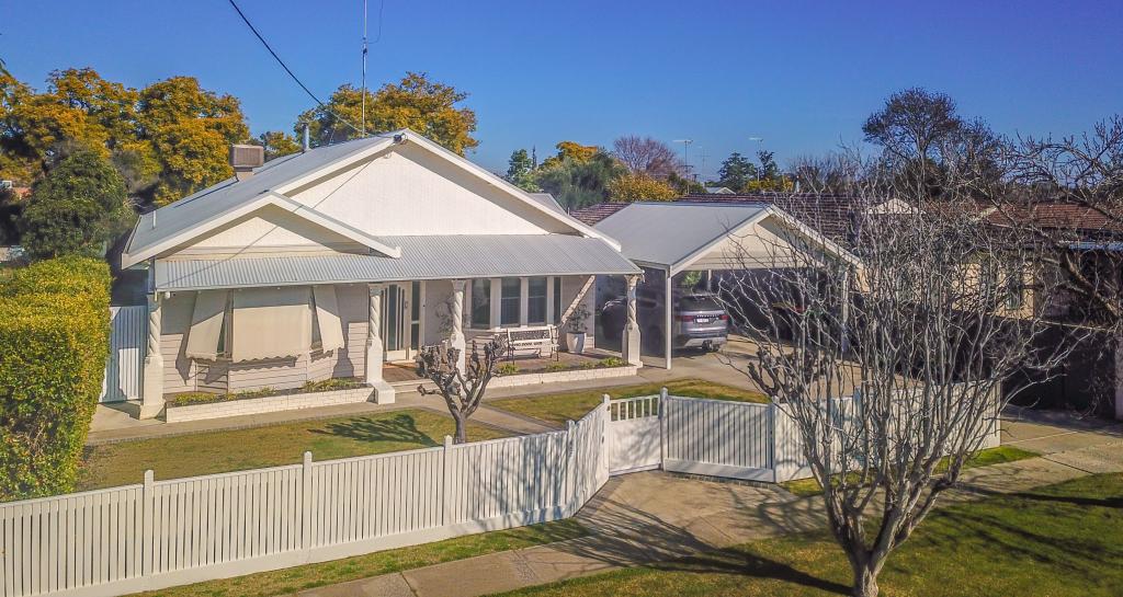 452 CRESSY ST, DENILIQUIN, NSW 2710