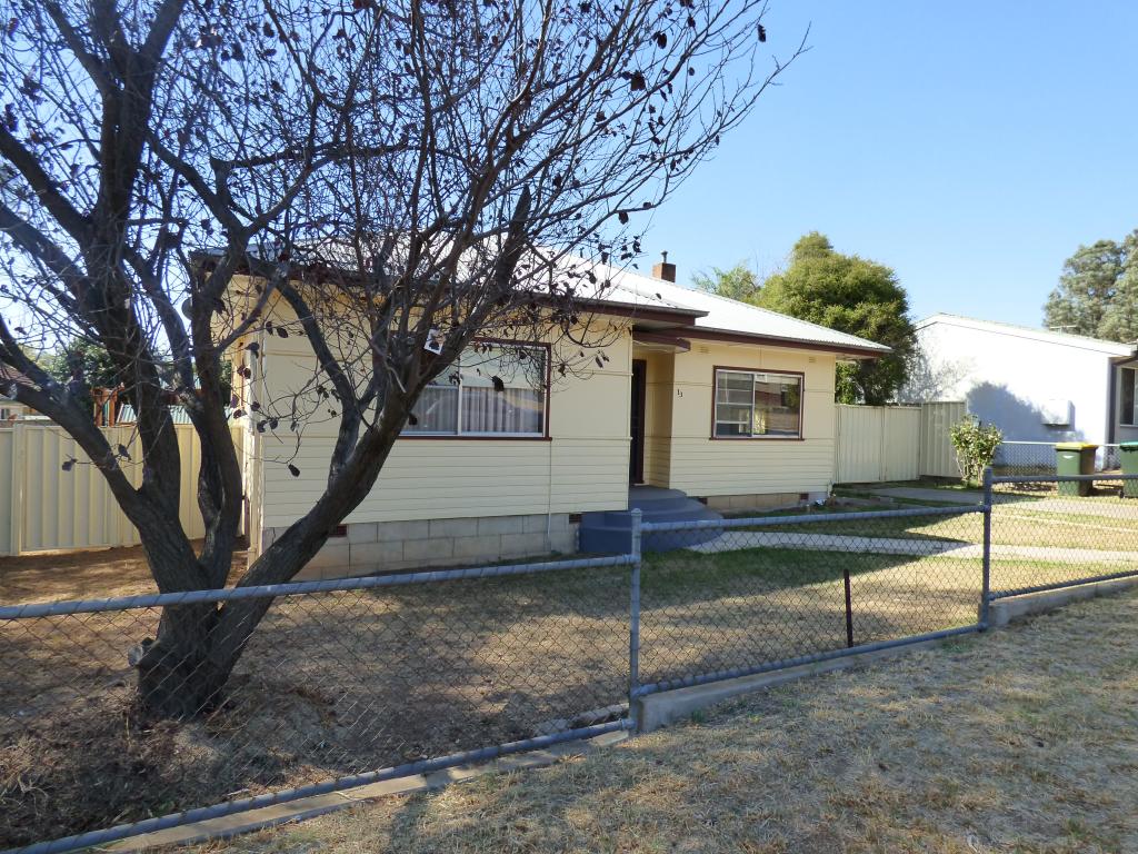 13 Memagong St, Young, NSW 2594
