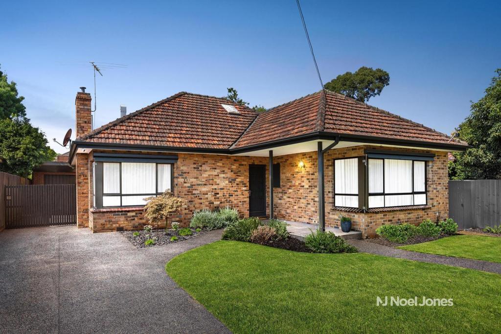 11 HOWARD ST, MITCHAM, VIC 3132