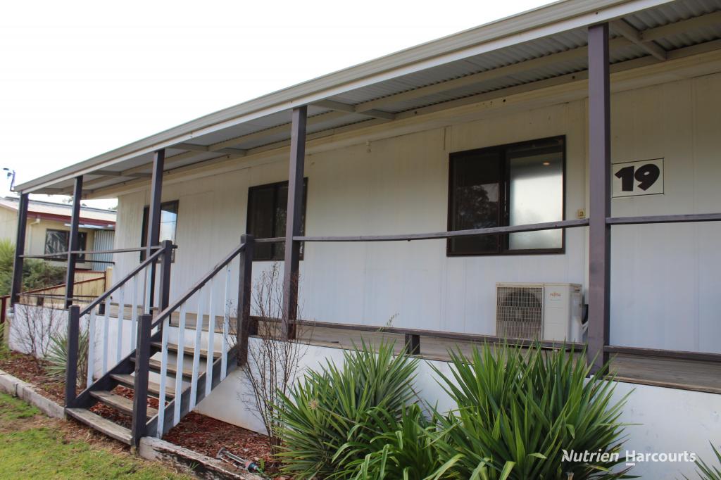 19 Hale St, Narrogin, WA 6312