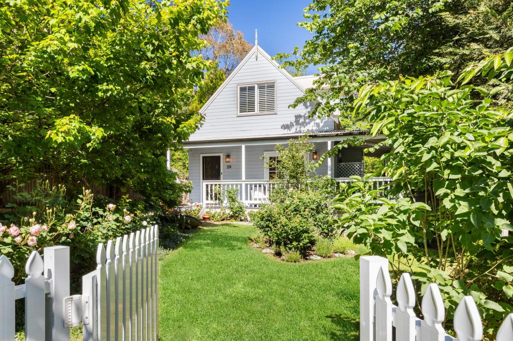 29 Lakeview Ave, Blackheath, NSW 2785