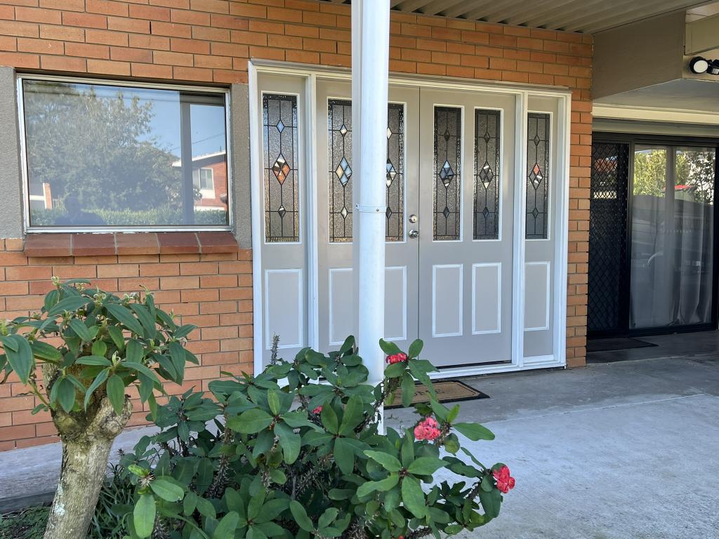 208 Broadwater Rd, Mansfield, QLD 4122