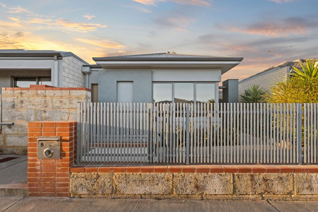 5 Perkins Dr, Clarkson, WA 6030