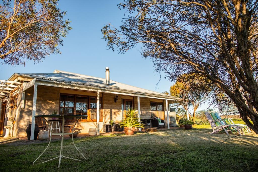 4 Main North Rd, Watervale, SA 5452