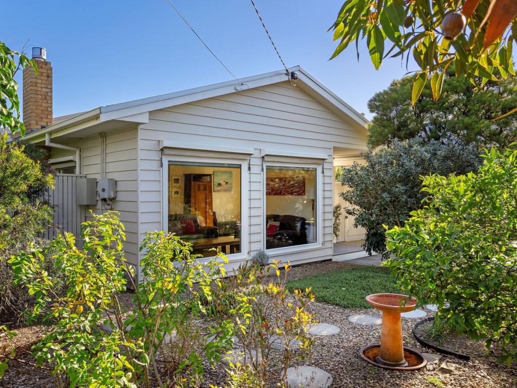 18 Parer St, Mount Martha, VIC 3934