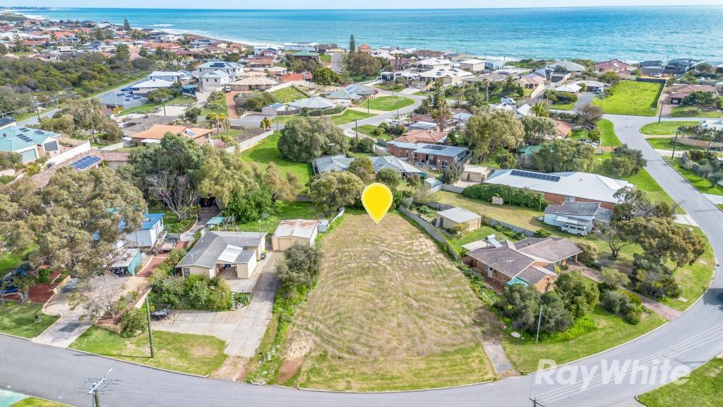 12 Murray Cres, Halls Head, WA 6210