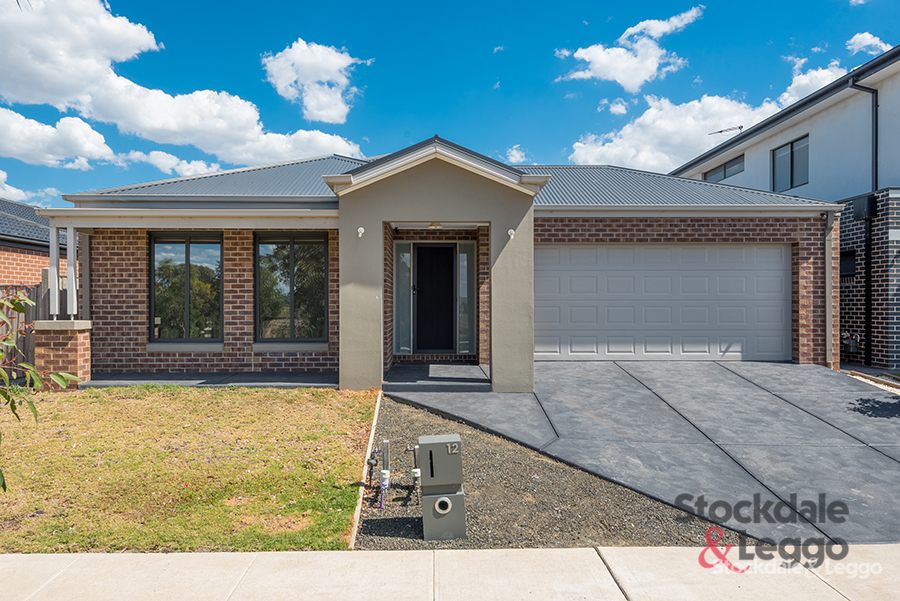 12 Whinfell St, Mickleham, VIC 3064