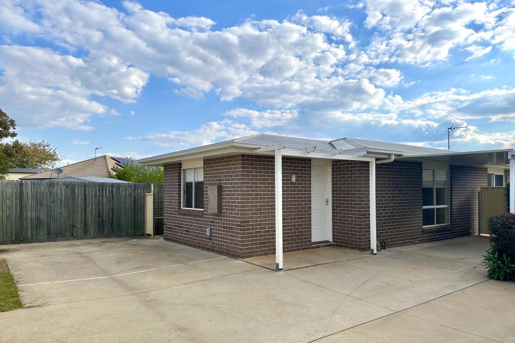 3/4 CLIVE ST, OAKEY, QLD 4401