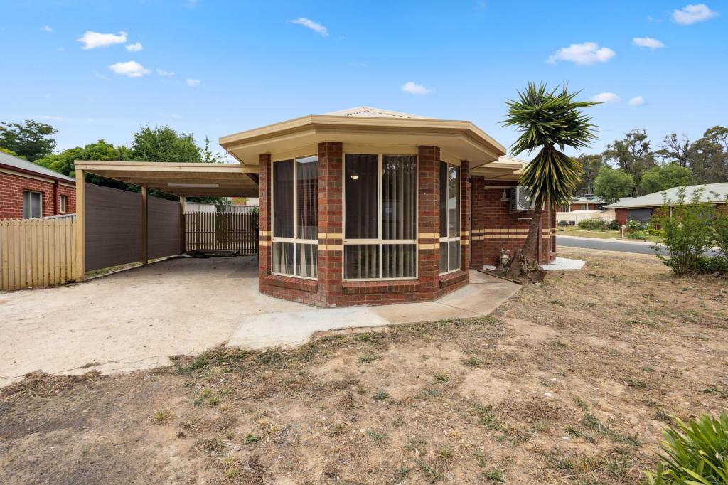 21 Ennor Pl, Kangaroo Flat, VIC 3555