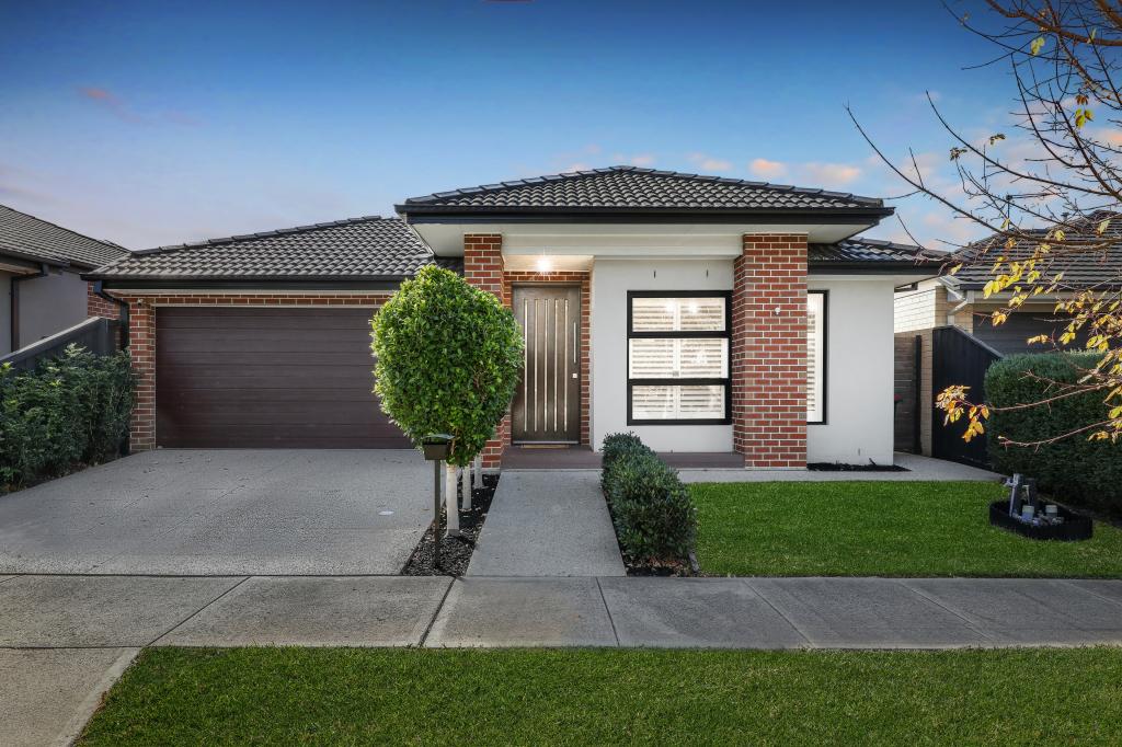 33 WARDAN AVE, GREENVALE, VIC 3059
