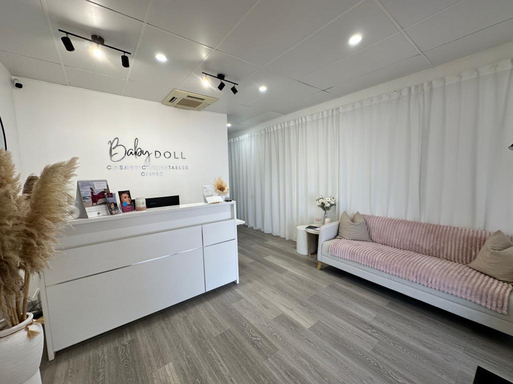 Shop 7/261 Loganlea Rd, Meadowbrook, QLD 4131