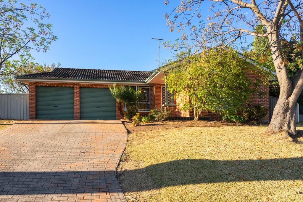 15 Womra Cres, Glenmore Park, NSW 2745