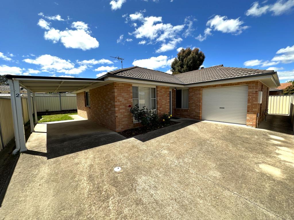 2/13 Lachlan Cl, Young, NSW 2594