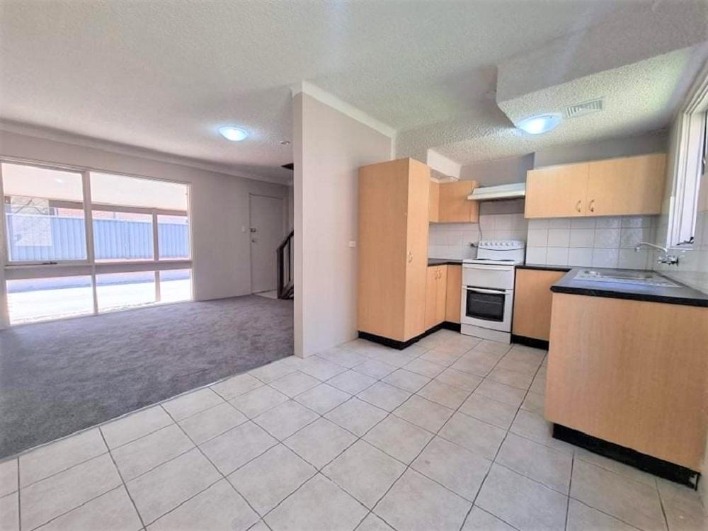 7/11 Warby St, Campbelltown, NSW 2560