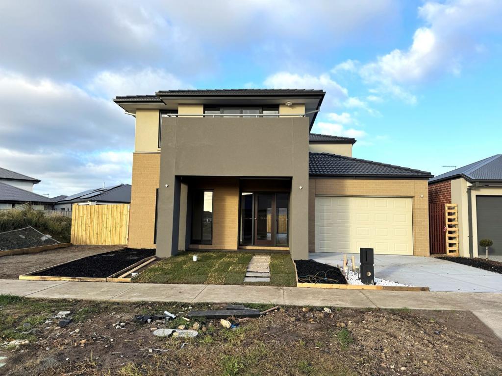 5 LAKER BVD, CLYDE NORTH, VIC 3978