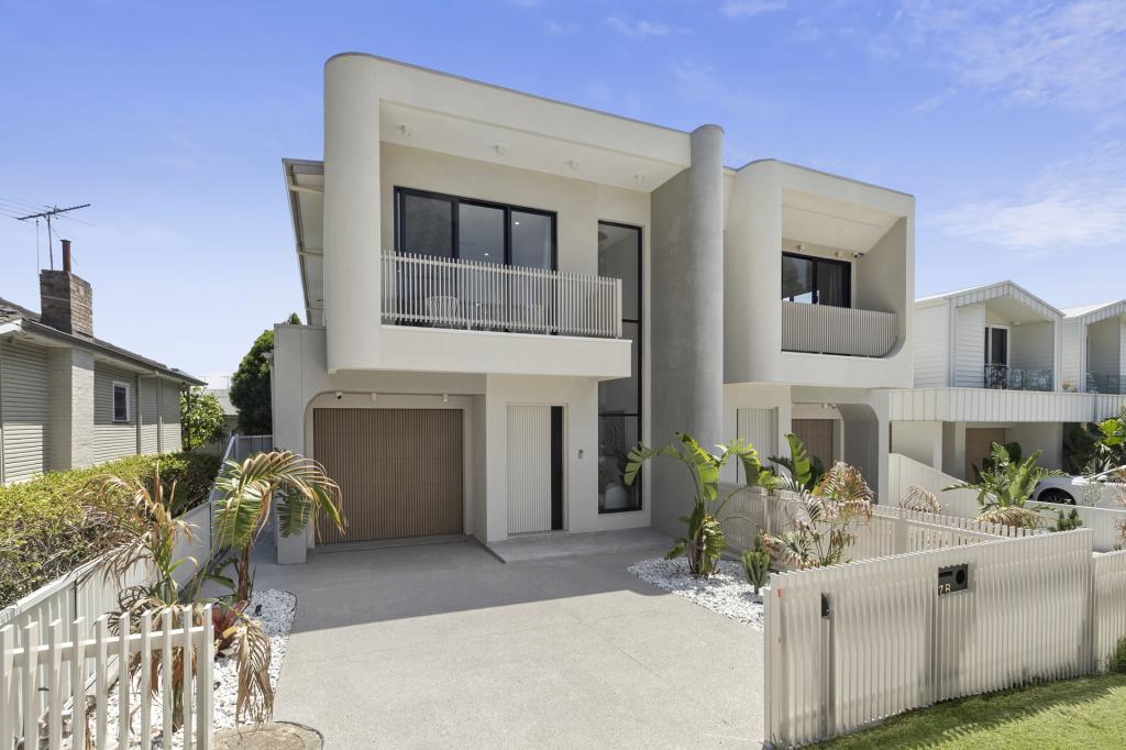 7B CRAMMOND BVD, CARINGBAH, NSW 2229