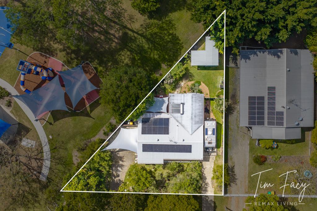 21 Coronation Ave, Woodford, QLD 4514