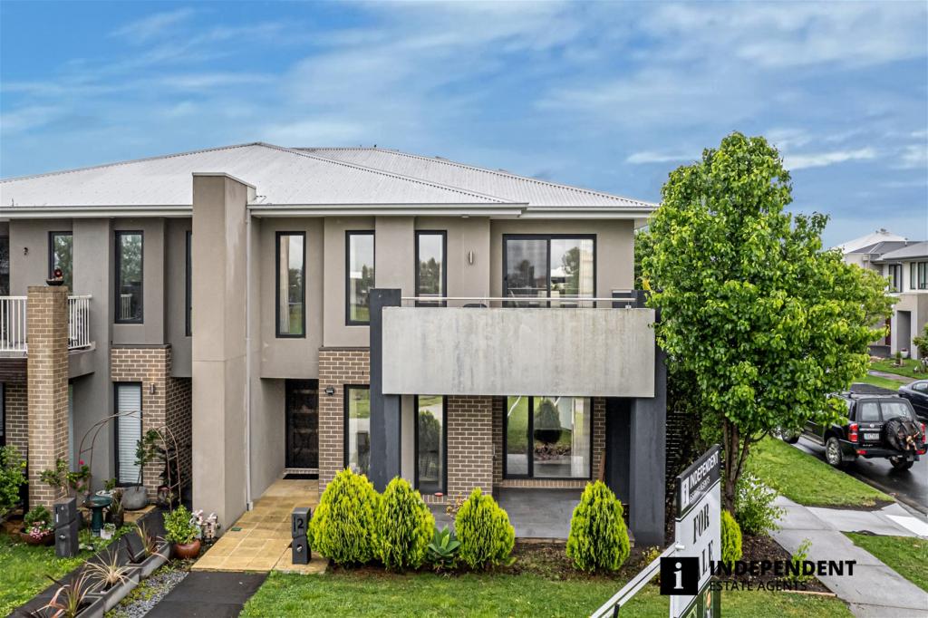 2 Quintino Walk, Clyde North, VIC 3978