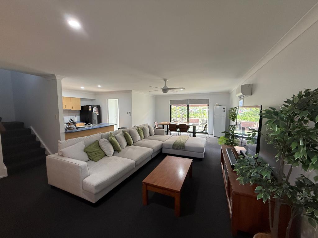 18/2 Concord Cct, Robina, QLD 4226