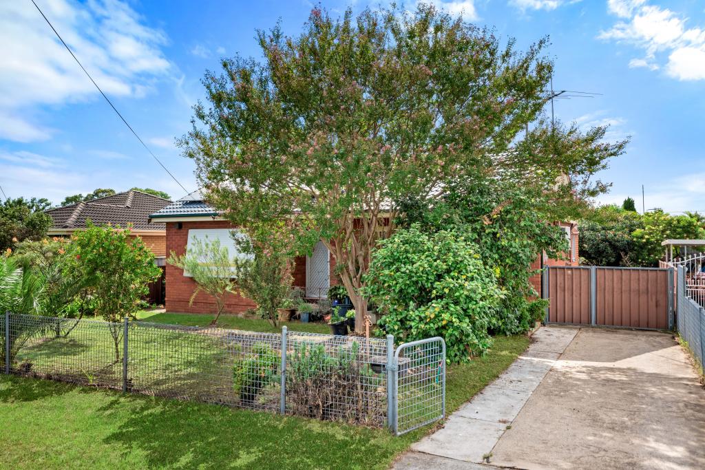 6 Alice St, Macquarie Fields, NSW 2564