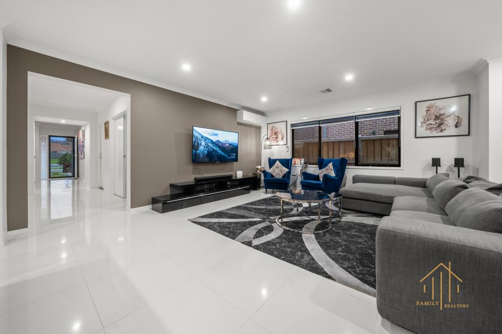 28 SCOTLAND CCT, CRANBOURNE WEST, VIC 3977