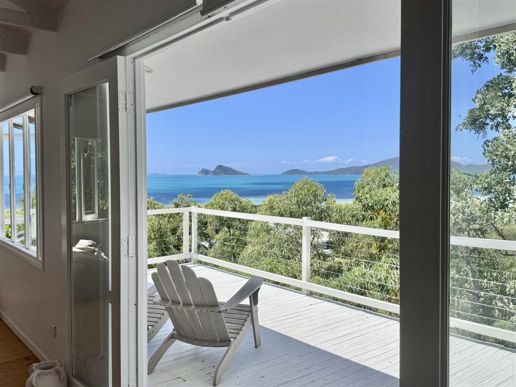 10 Rattray Ave, Hideaway Bay, QLD 4800