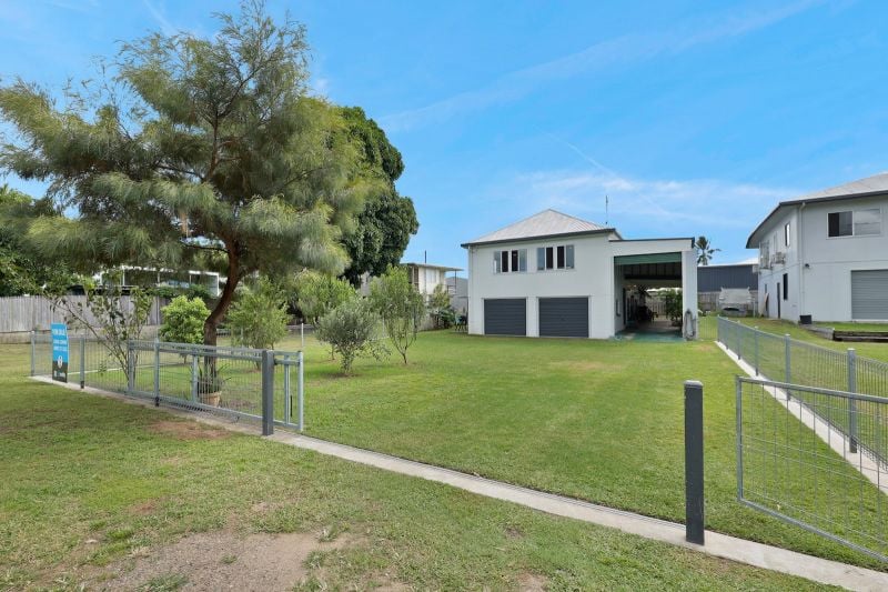 7 Evans Ave, Seaforth, QLD 4741