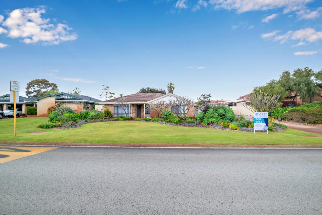 18 Pelican Pde, Ballajura, WA 6066