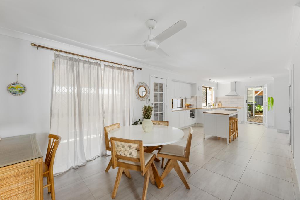 2/14 Deodar Dr, Burleigh Heads, QLD 4220