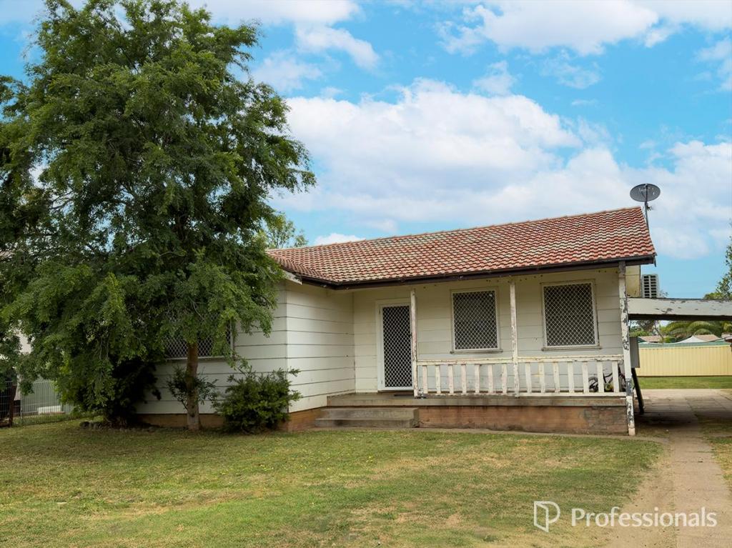 28 COSSA ST, WEST TAMWORTH, NSW 2340