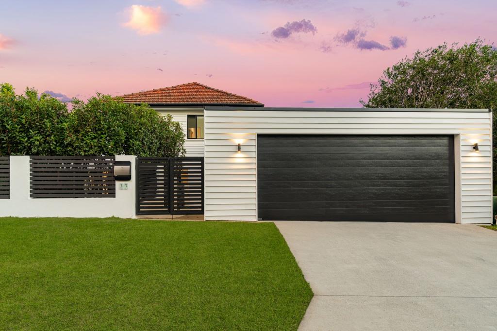 37 BINYA ST, HOLLAND PARK, QLD 4121