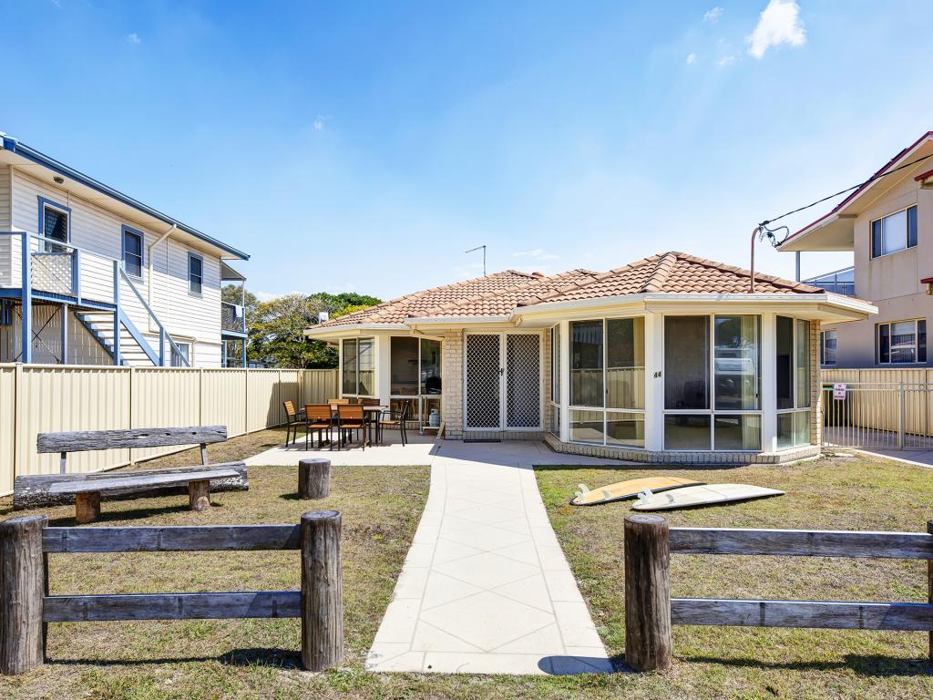 44 OCEAN RD, BROOMS HEAD, NSW 2463