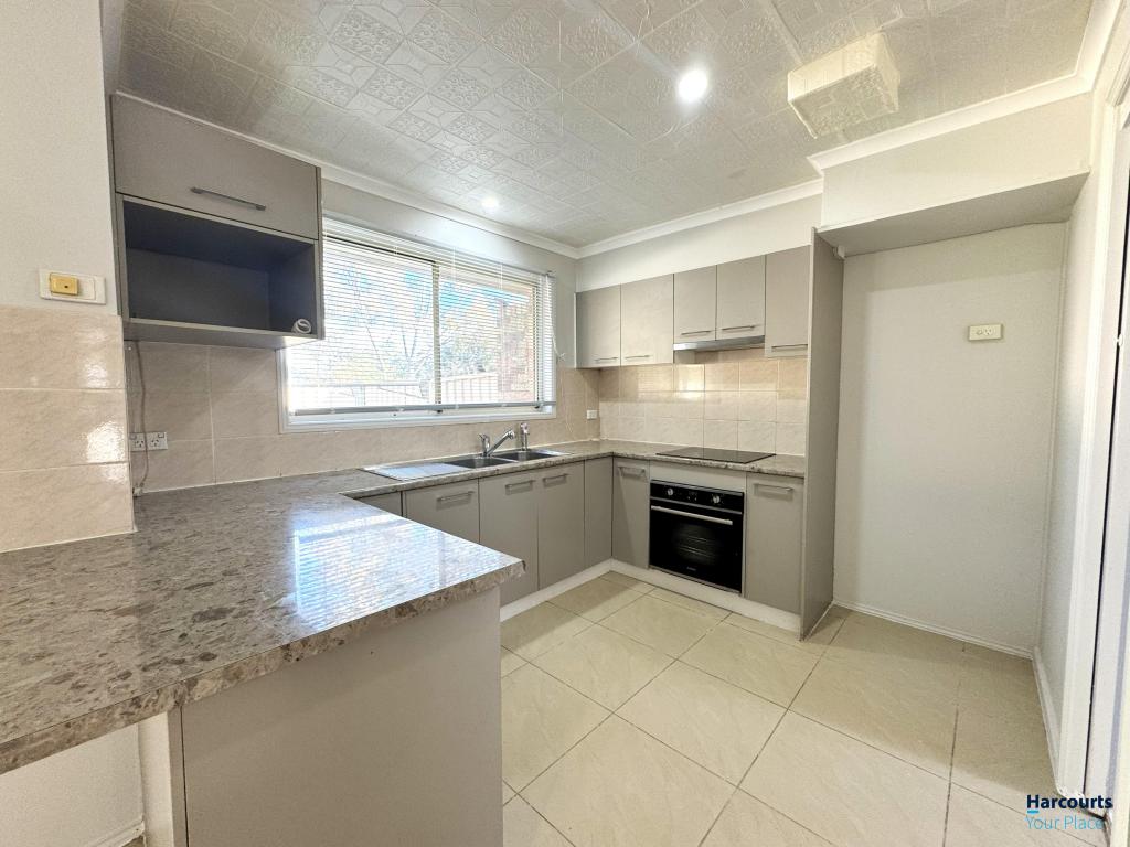 11/2 Bayton St, Oxley Park, NSW 2760