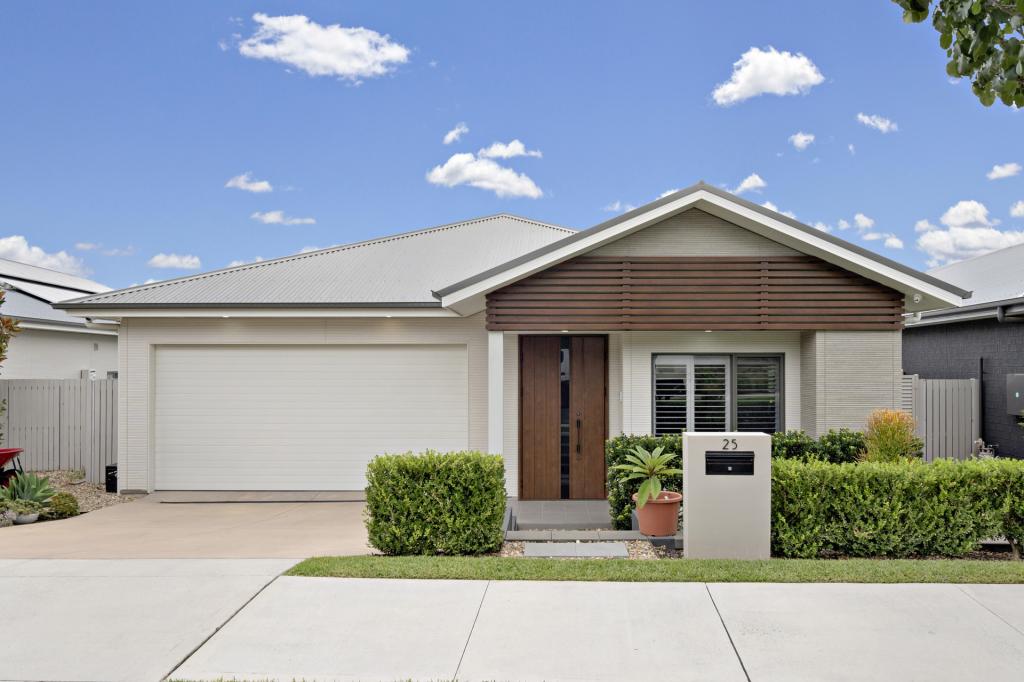 25 Brewerton Cl, Gledswood Hills, NSW 2557