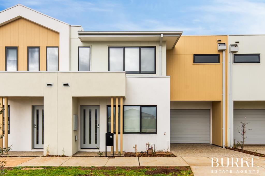 24 DEANSIDE DR, DEANSIDE, VIC 3336