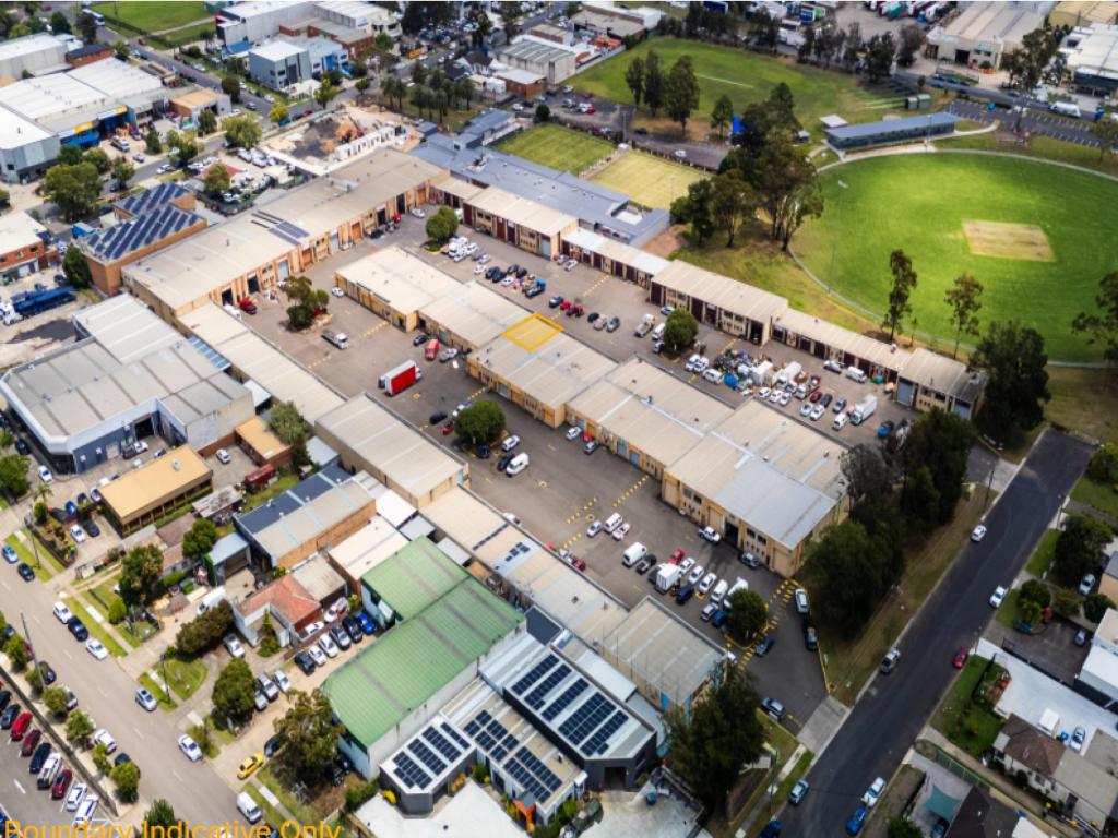 7B/4 LOUISE AVE, INGLEBURN, NSW 2565